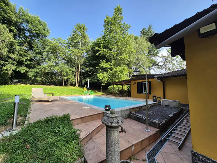 Immagine 8 di Villa in vendita  in Via Cordona 5 a Agrate Conturbia