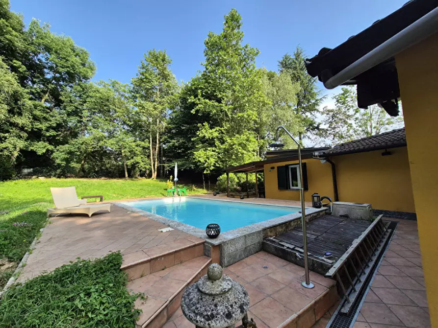 Immagine 10 di Villa in vendita  in Via Cordona 5 a Agrate Conturbia