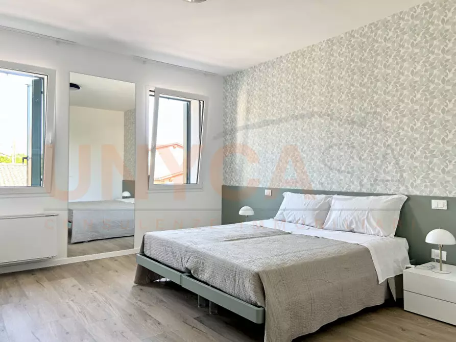 Immagine 2 di Attività commerciale in vendita  in Via Andrea Mantegna a Tombolo