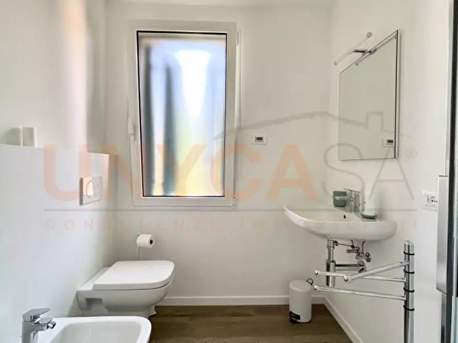 Immagine 5 di Attività commerciale in vendita  in Via Andrea Mantegna a Tombolo