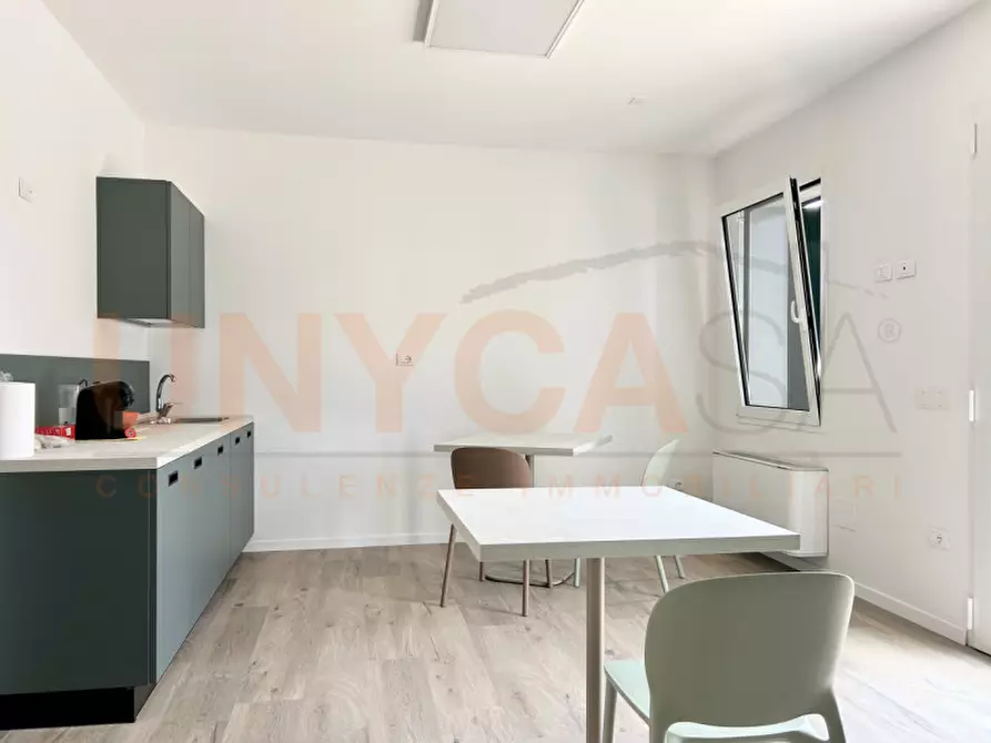 Immagine 29 di Attività commerciale in vendita  in Via Andrea Mantegna a Tombolo