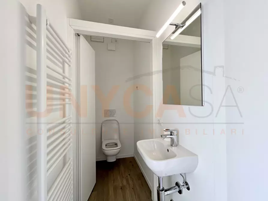 Immagine 33 di Attività commerciale in vendita  in Via Andrea Mantegna a Tombolo