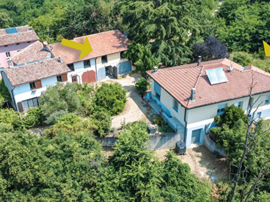 Immagine 1 di Villa in vendita  in Frazione Casareggio a Monleale