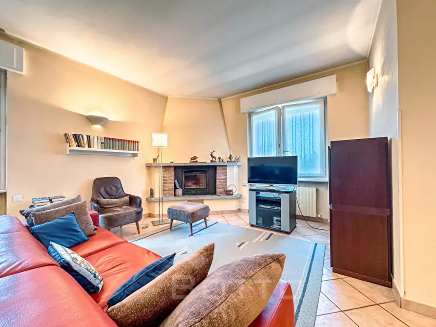 Immagine 2 di Villa in vendita  in Frazione Casareggio a Monleale