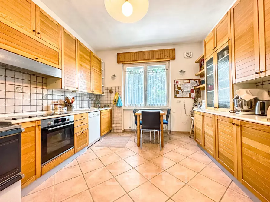 Immagine 4 di Villa in vendita  in Frazione Casareggio a Monleale