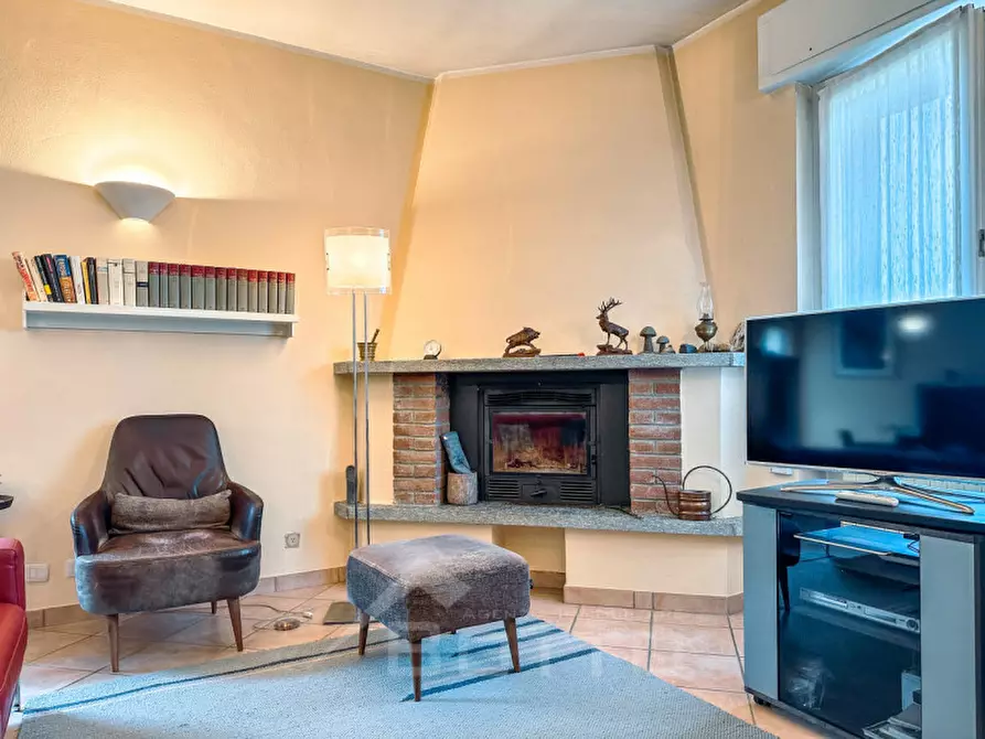 Immagine 5 di Villa in vendita  in Frazione Casareggio a Monleale