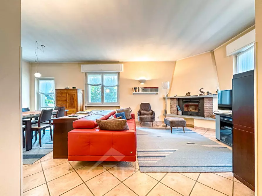 Immagine 9 di Villa in vendita  in Frazione Casareggio a Monleale