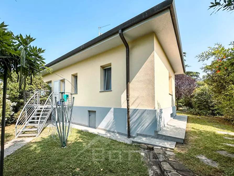 Immagine 28 di Villa in vendita  in Frazione Casareggio a Monleale