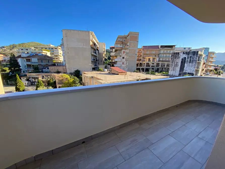 Immagine 11 di Appartamento in vendita  a Reggio Di Calabria