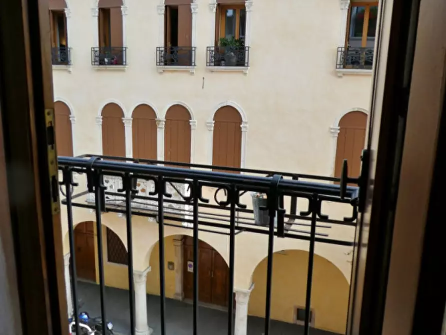 Immagine 14 di Appartamento in vendita  in contrà lodi a Vicenza