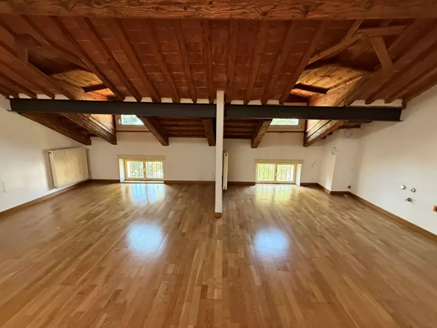 Immagine 3 di Appartamento in vendita  in Strada del Megiaro 1 a Vicenza