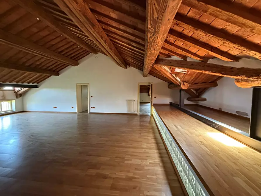 Immagine 5 di Appartamento in vendita  in Strada del Megiaro 1 a Vicenza