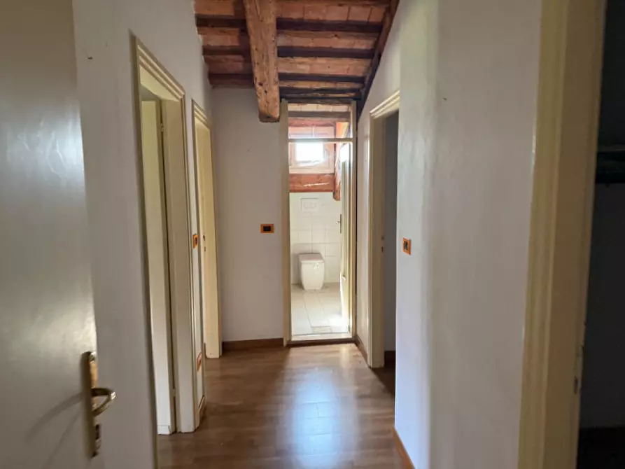 Immagine 7 di Appartamento in vendita  in Strada del Megiaro 1 a Vicenza