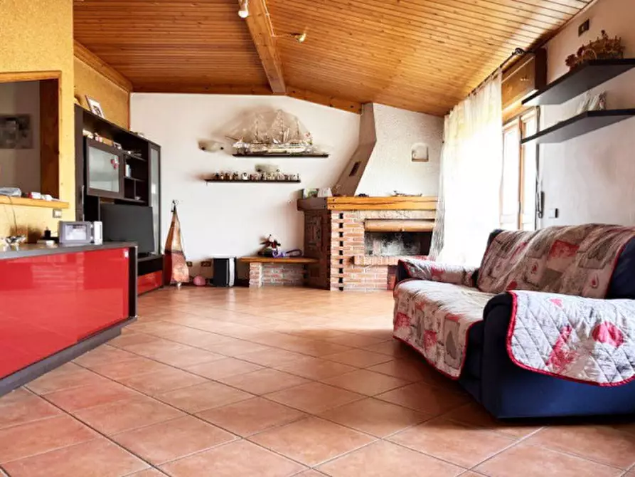 Immagine 1 di Casa bifamiliare in vendita  in Via Piacenza a Lugagnano Val D'arda