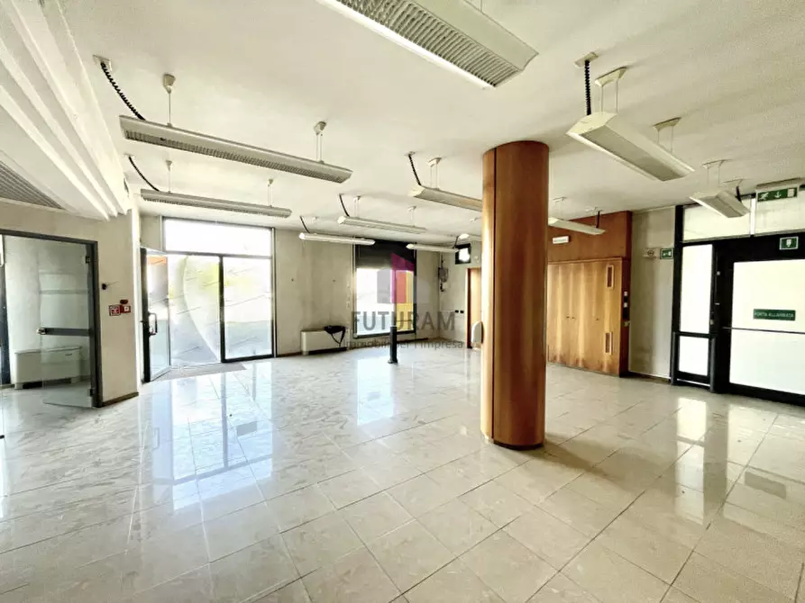 Immagine 6 di Negozio in vendita  in via Fossano a Camponogara