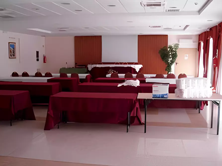 Immagine 2 di Hotel in vendita  in Via Angelo Amasieri 4 - Achille Tellini 3 a Udine