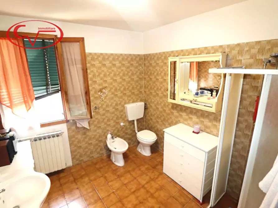 Immagine 20 di Appartamento in vendita  in via isidoro del lungo a Montevarchi