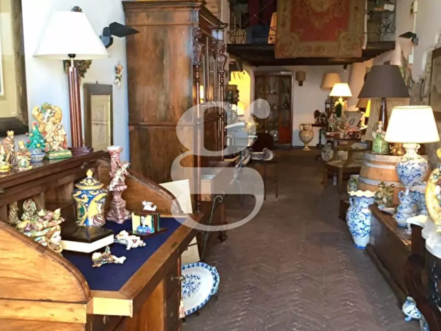 Immagine 3 di Negozio in vendita  in LUNGOMARE GIUSEPPE GARIBALDI, 175 a Milazzo