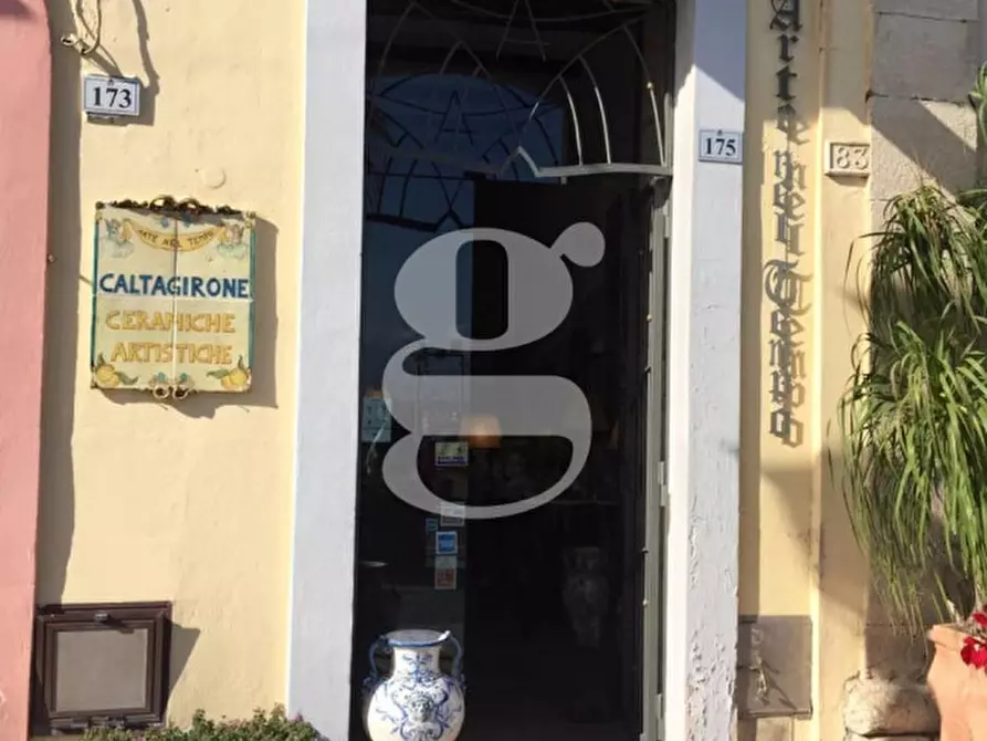 Immagine 8 di Negozio in vendita  in LUNGOMARE GIUSEPPE GARIBALDI, 175 a Milazzo