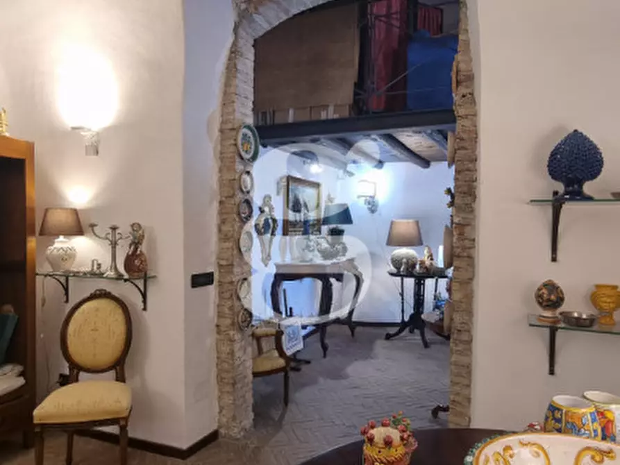 Immagine 15 di Negozio in vendita  in LUNGOMARE GIUSEPPE GARIBALDI, 175 a Milazzo