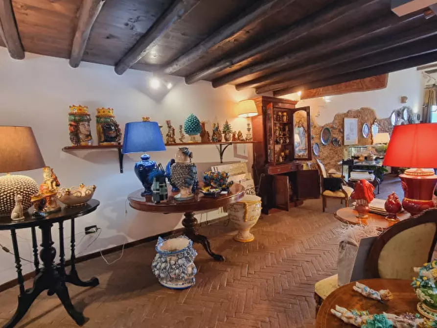 Immagine 28 di Negozio in vendita  in LUNGOMARE GIUSEPPE GARIBALDI, 175 a Milazzo