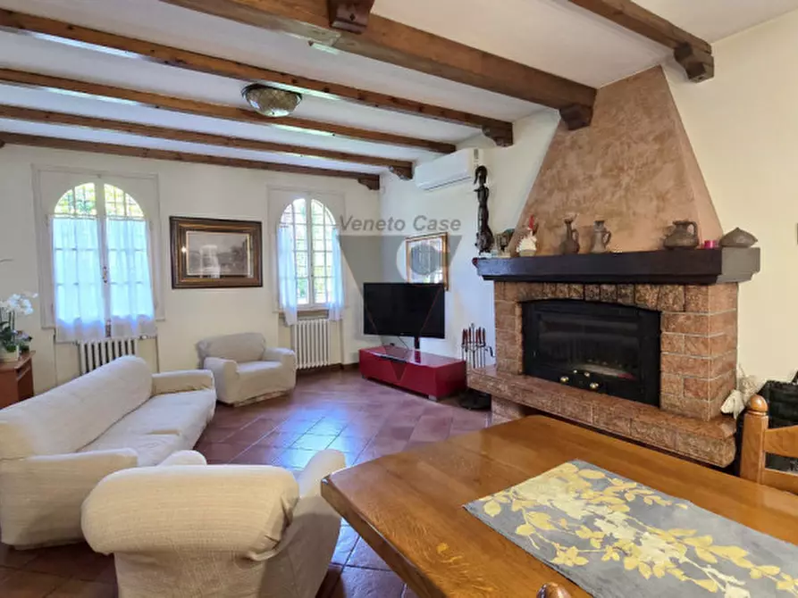 Immagine 3 di Villa in vendita  a Fosso'