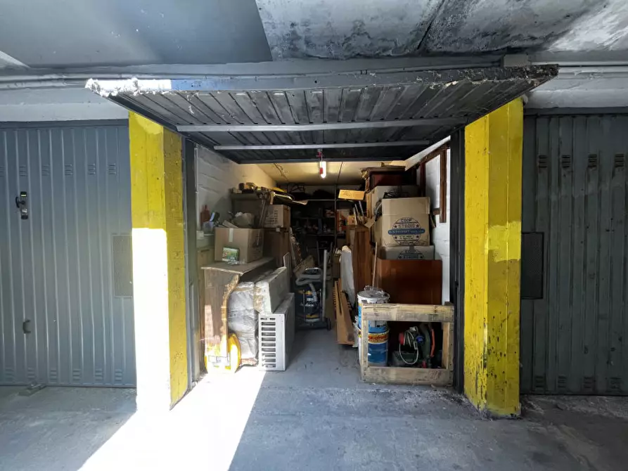 Immagine 1 di Garage in vendita  in via italo calvino a Granarolo Dell'emilia