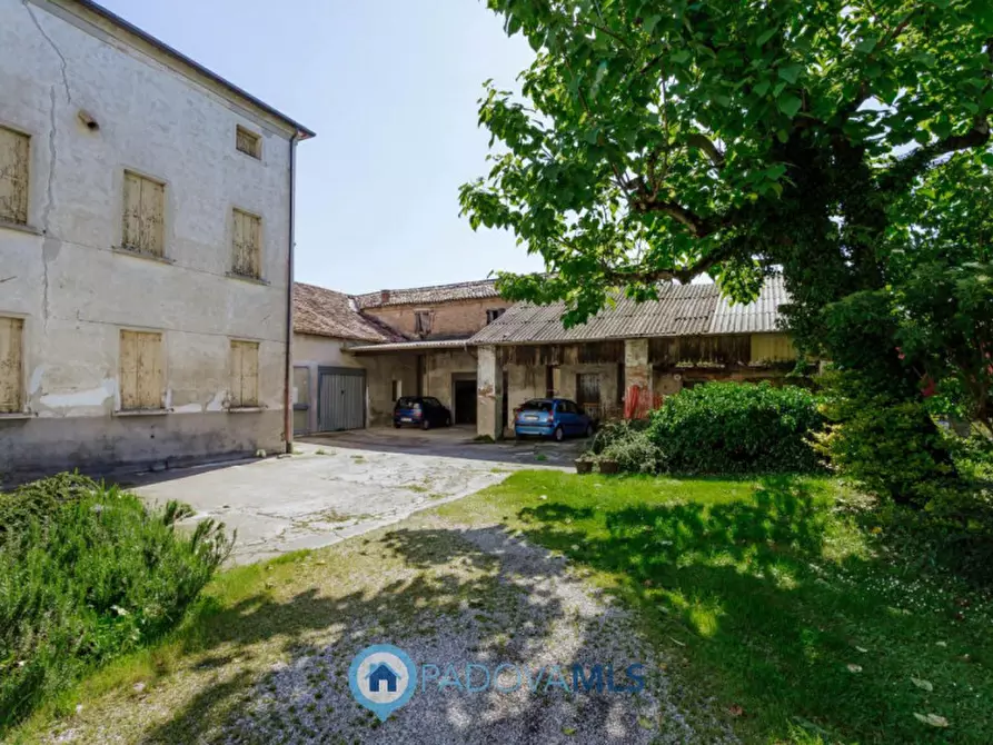Immagine 3 di Palazzo in vendita  in Via Giuseppe Garibaldi a Bovolenta