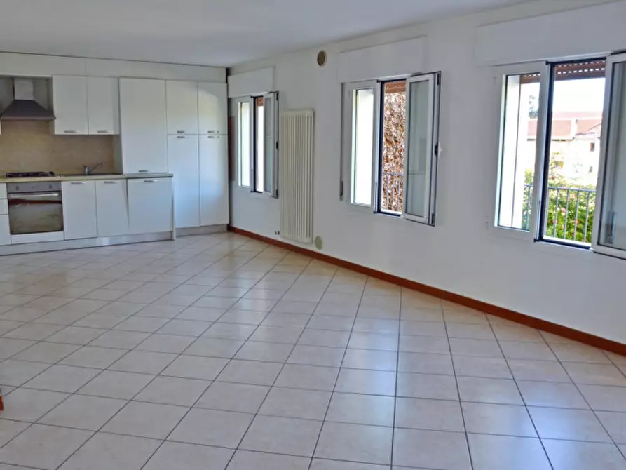 Immagine 1 di Appartamento in vendita  in Piazza de Fabris a Nove