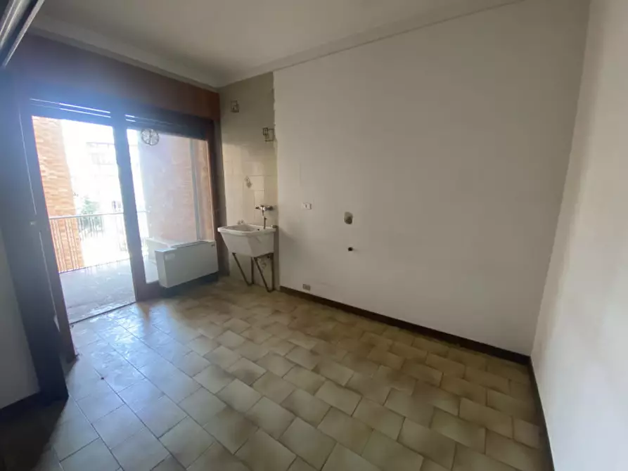 Immagine 8 di Appartamento in vendita  in Piazza Cristo Re a Alba