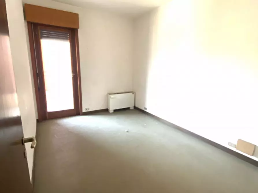 Immagine 13 di Appartamento in vendita  in Piazza Cristo Re a Alba