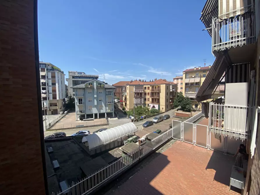 Immagine 15 di Appartamento in vendita  in Piazza Cristo Re a Alba