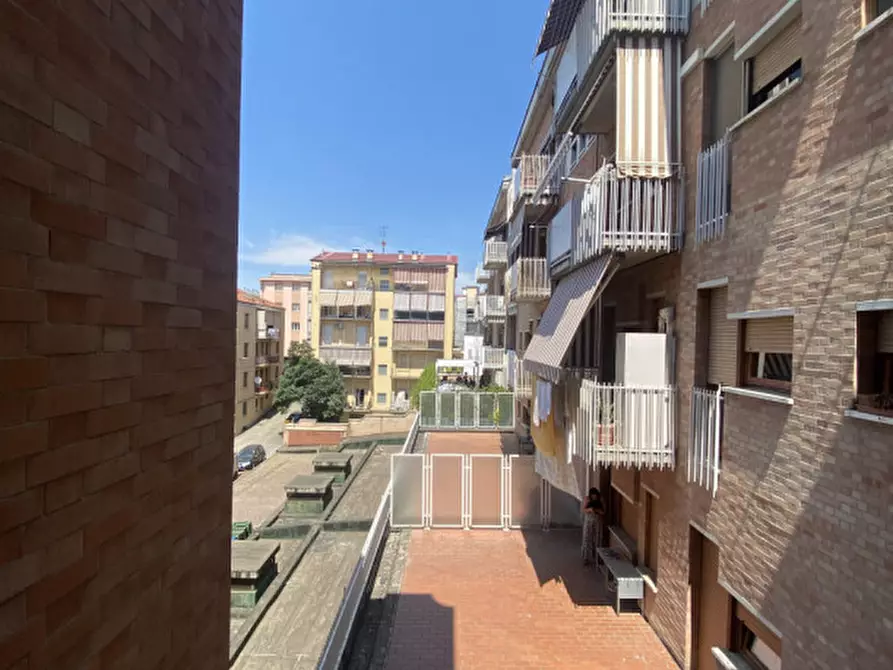 Immagine 21 di Appartamento in vendita  in Piazza Cristo Re a Alba