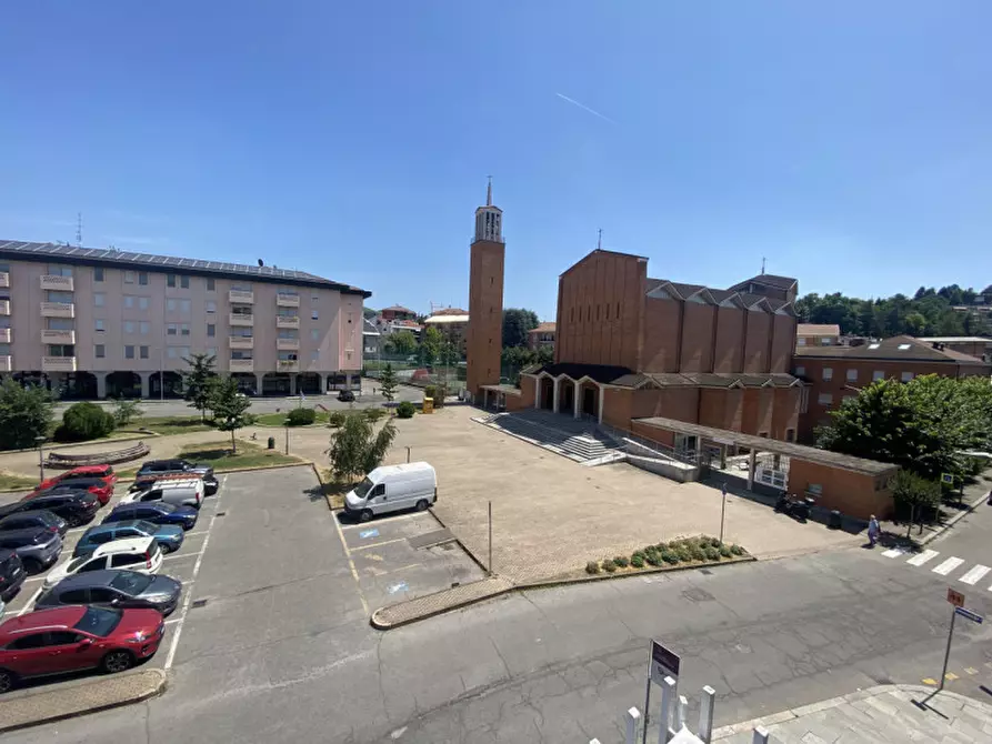 Immagine 23 di Appartamento in vendita  in Piazza Cristo Re a Alba