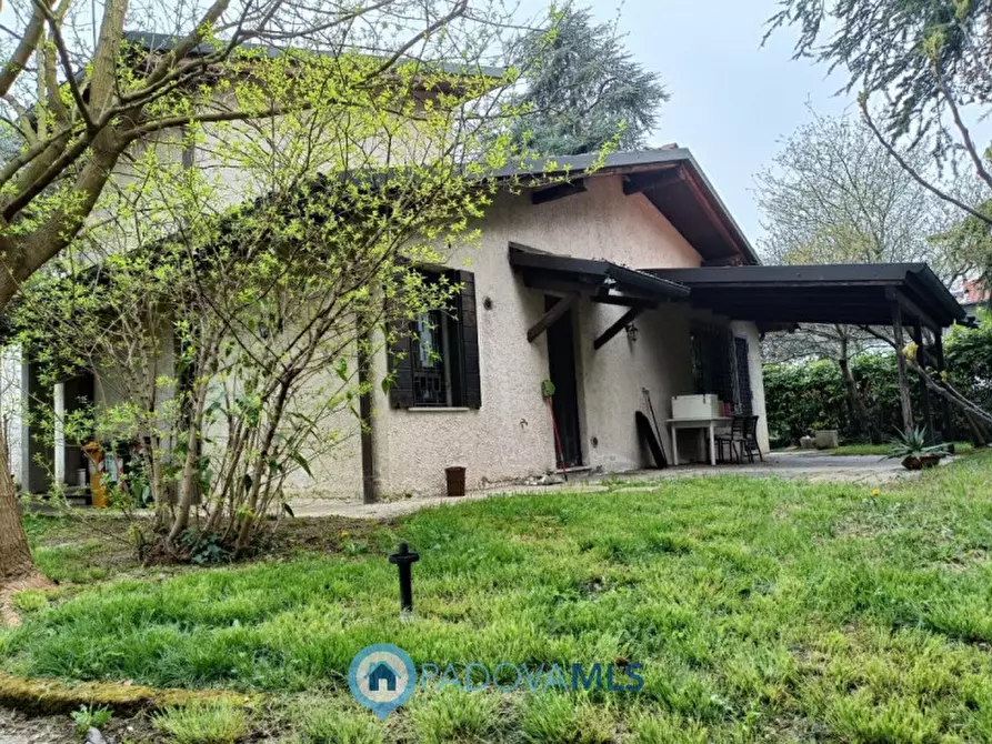 Immagine 1 di Casa bifamiliare in vendita  in Via Friuli 1 a Selvazzano Dentro