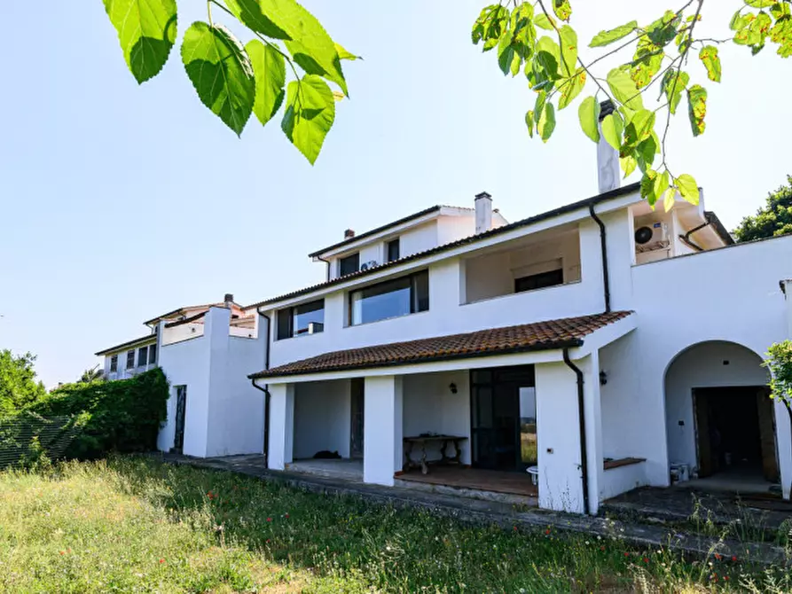 Immagine 42 di Villa in vendita  in via monte soratte a Morlupo