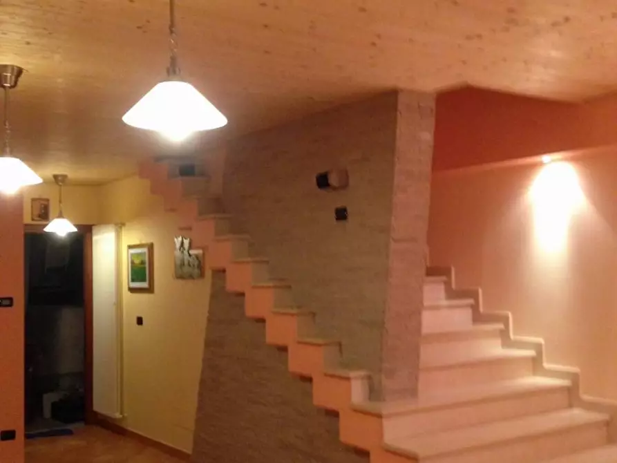 Immagine 4 di Casa bifamiliare in vendita  in Via Berlino a Altamura