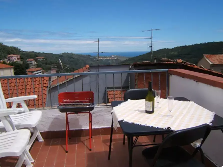 Immagine 1 di Casa indipendente in vendita  in Via Edmondo de Amicis a Pietrabruna