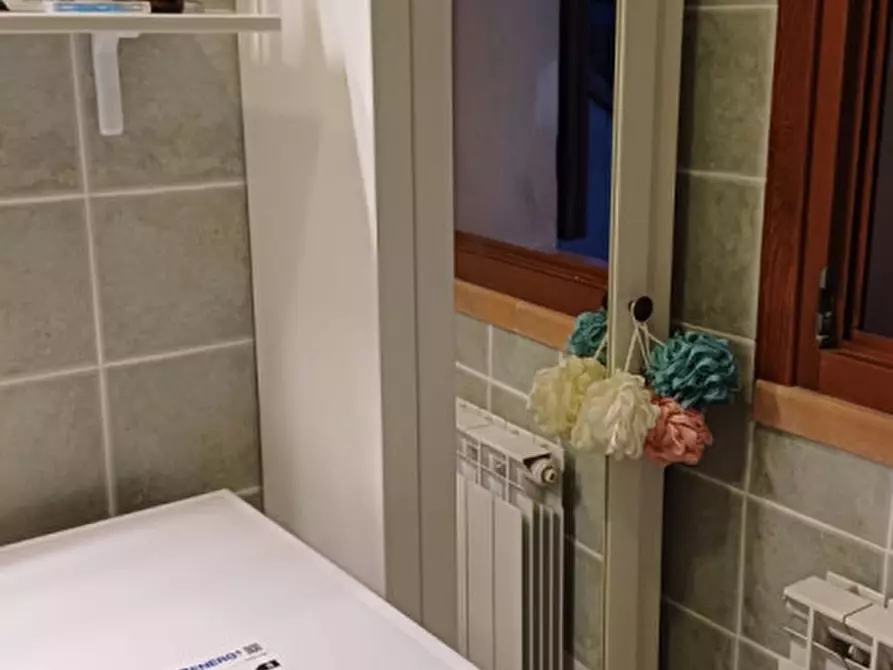 Immagine 11 di Appartamento in vendita  in Via 4 Novembre n 29 a Monteverdi Marittimo