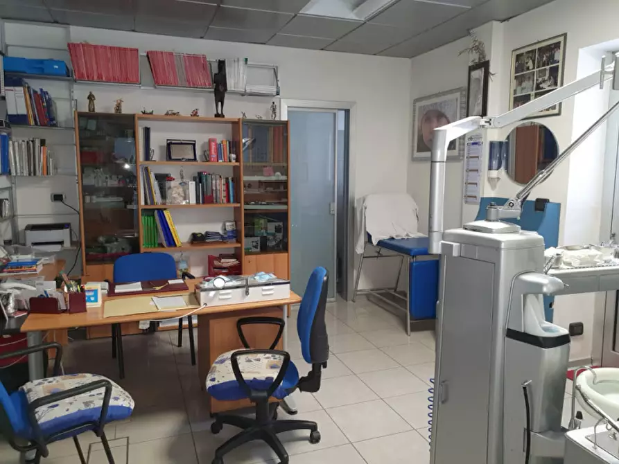 Immagine 3 di Ufficio in vendita  in Via Londra, 85 a Potenza