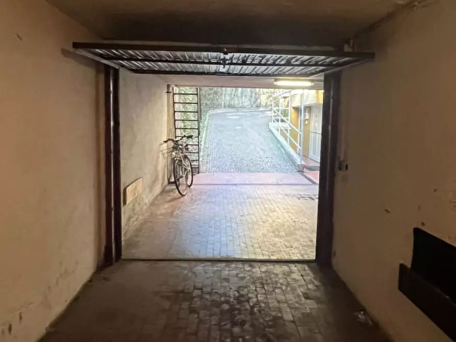 Immagine 4 di Garage in affitto  in Via Stresa a Milano