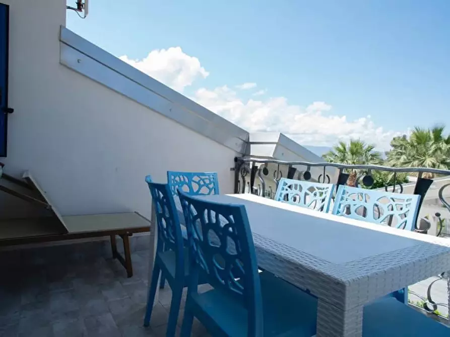 Immagine 7 di Appartamento in affitto  in Viale Uria, 80 a Ischitella