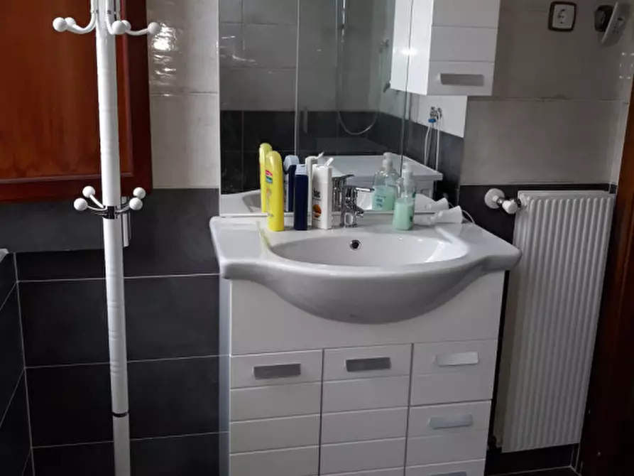 Immagine 23 di Appartamento in vendita  in Viale Cerri, 19 a Montelapiano