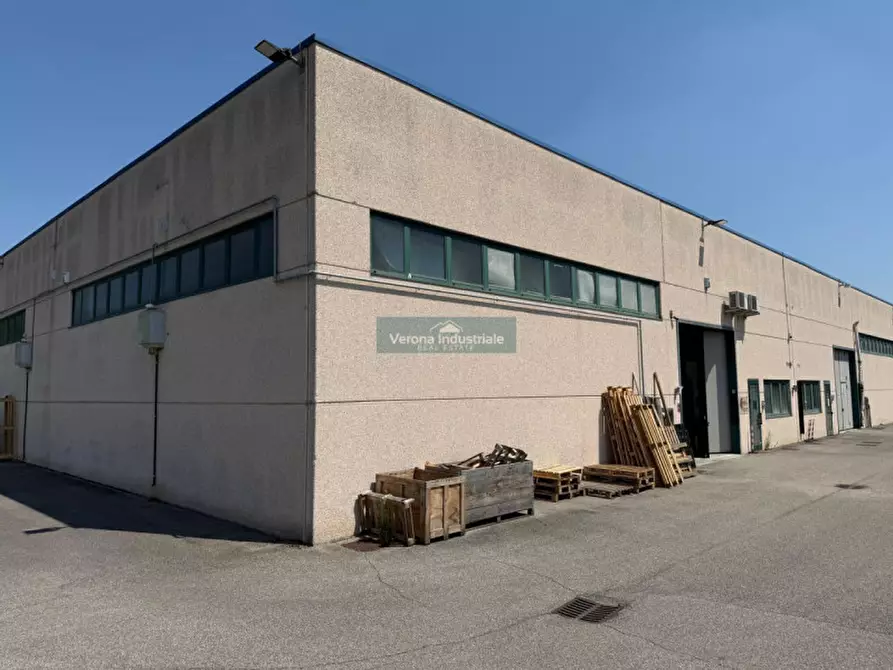 Immagine 1 di Capannone industriale in vendita  in via tezze 98 a Sommacampagna