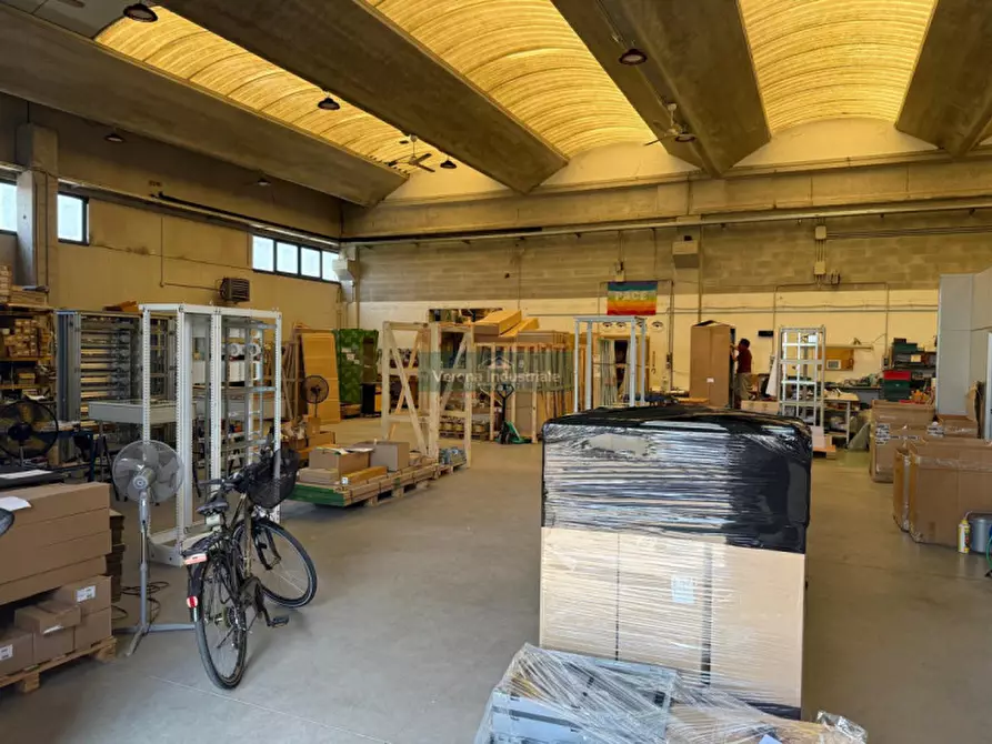 Immagine 5 di Capannone industriale in vendita  in via tezze 98 a Sommacampagna