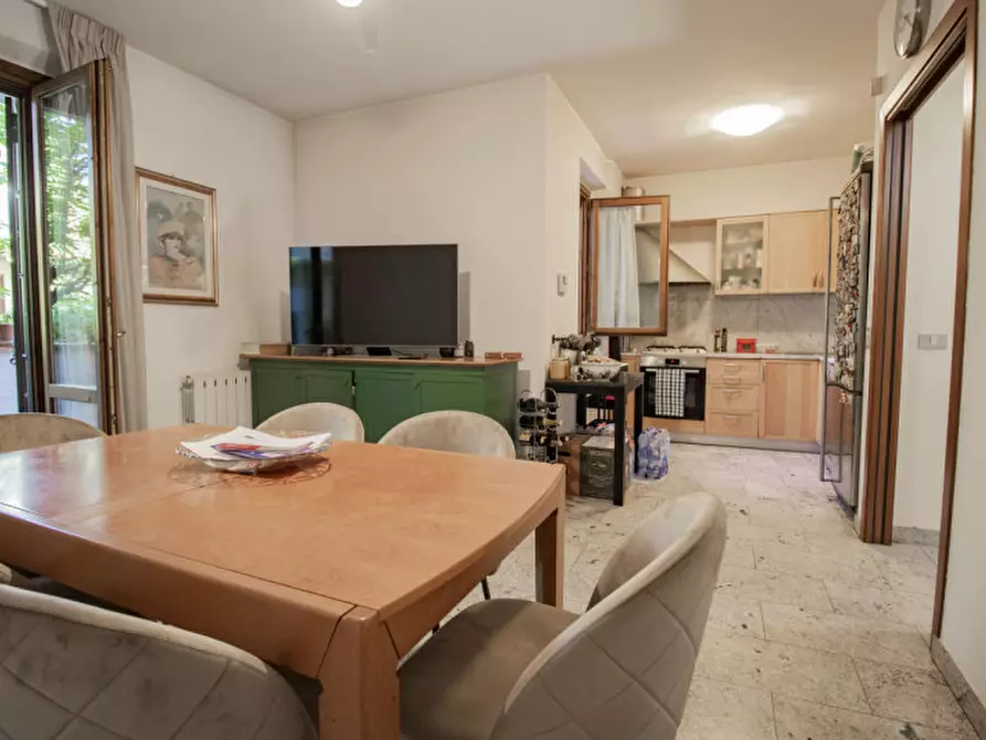 Immagine 2 di Villetta a schiera in vendita  a Prato