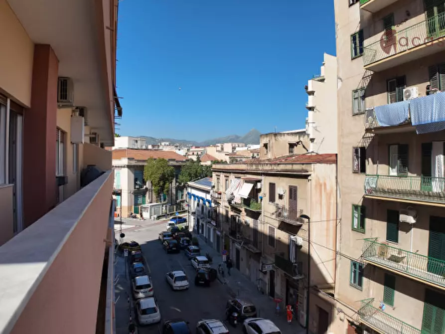 Immagine 36 di Camera in affitto  in Via Salvatore Morso 26 a Palermo