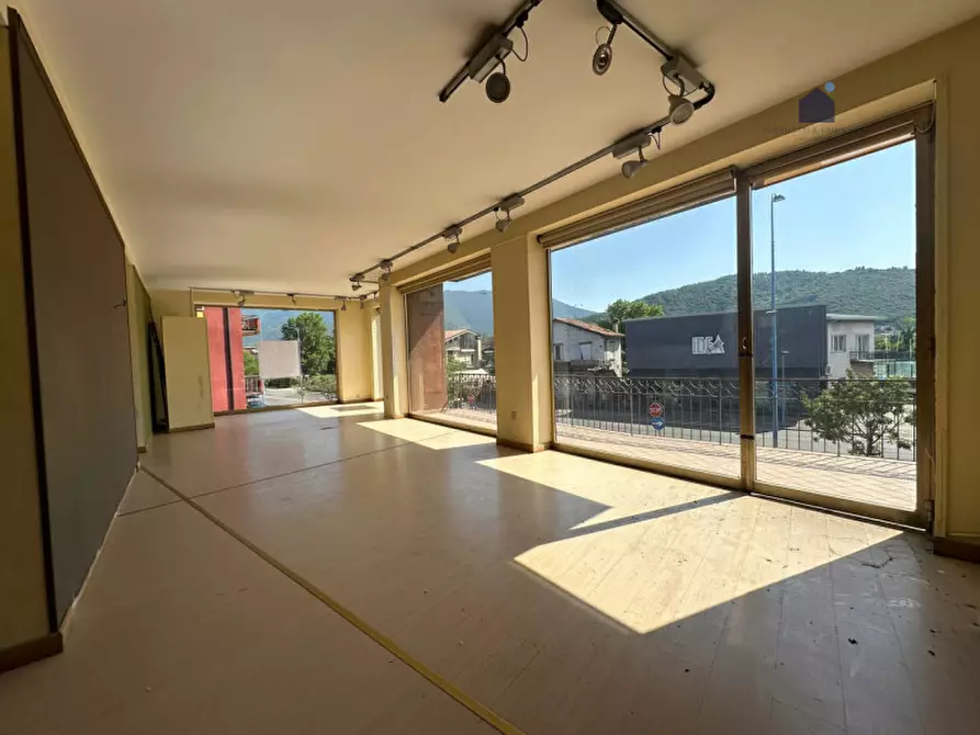 Immagine 4 di Negozio in vendita  in Via Triumplina a Brescia