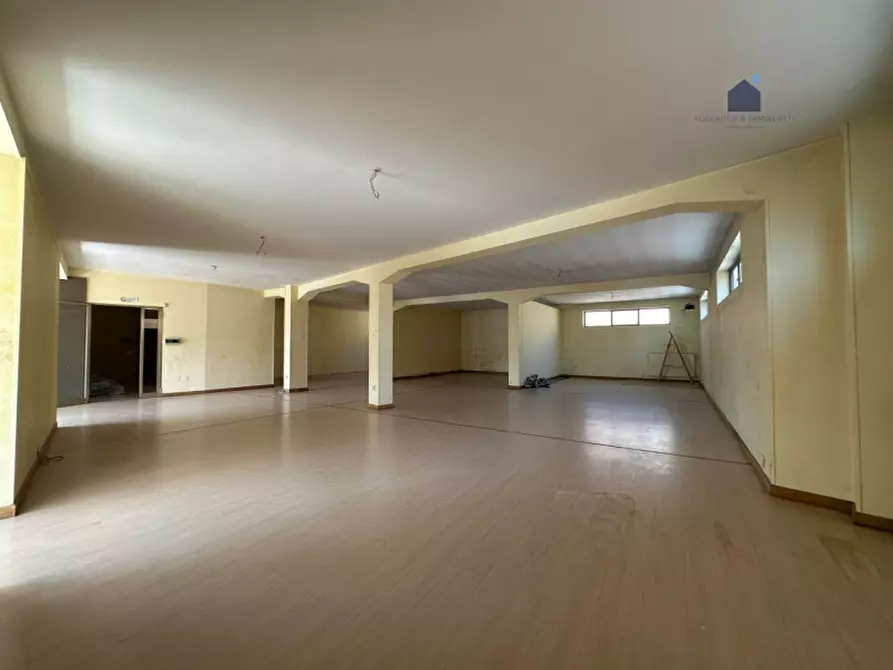 Immagine 14 di Negozio in vendita  in Via Triumplina a Brescia