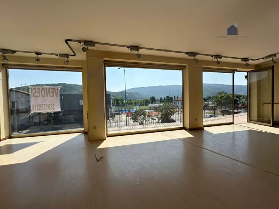 Immagine 18 di Negozio in vendita  in Via Triumplina a Brescia